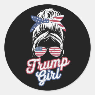 Trump Girl Messy Bun Vintag amerikanische Flagge Runder Aufkleber