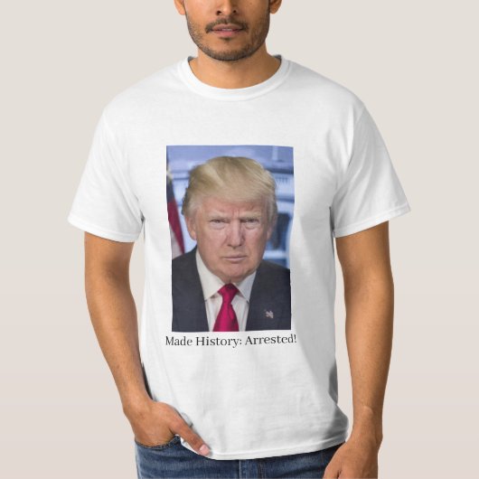 Trump hat den T - Shirt festgenommen (Vorderseite)