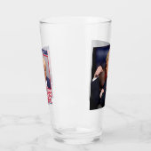 Trump hat sich nie ergeben glas (Links)