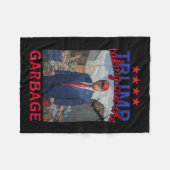 Trump holt den Garbyge 2024 aus, der lustige Trump Fleecedecke (Vorderseite (Horizontal))