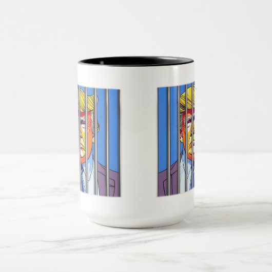 Trump in der Combo-Tasse im Gefängnis, 15 oz Tasse (Zentrum)