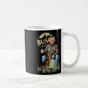Trump mit der Hundepuppe führt Camouflage der Jagd Kaffeetasse