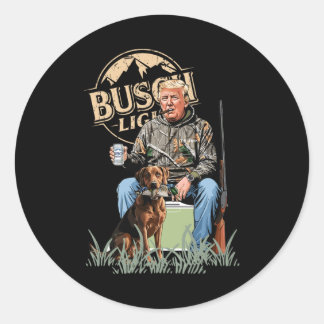 Trump mit der Hundepuppe führt Camouflage der Jagd Runder Aufkleber