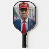 Trump mit Red MAGA Hat Pickleball Schläger (Rückseite)