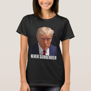 Trump Mugshot macht Männer niemals übergeben T-Shirt