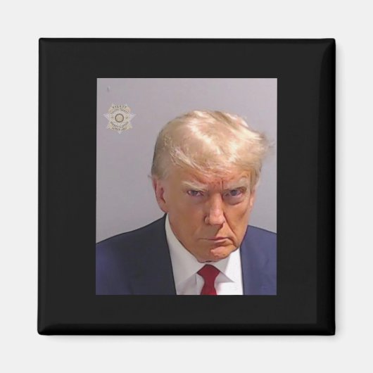 Trump Mugshot T-Shirt - Ikonisch und lustig Magnet (Vorne)