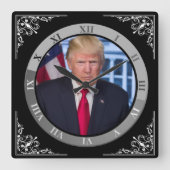TRUMP QUADRATISCHE WANDUHR (Vorderseite)