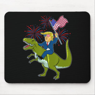 Trump Reitet Auf Einem Dinosaurier Trex Patriotisc Mousepad