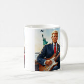 Trump spielt elektrische Gitarre in der Freiheitss Kaffeetasse (VorderseiteRechts)