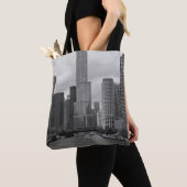 Trump Tower Chicago River Grayscale Tasche (Von Nahem)
