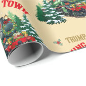 Trump Train kommt in die Stadt Weihnachten MAGA Geschenkpapier (Rolleneckpunkt)