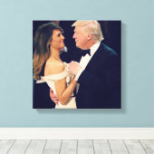 Trump und Melania tanzen Leinwanddruck (Insitu (Holzboden))
