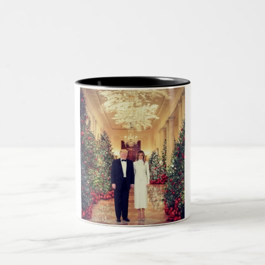 Trump US-Präsident White House Weihnachten Zweifarbige Tasse (Mittel)
