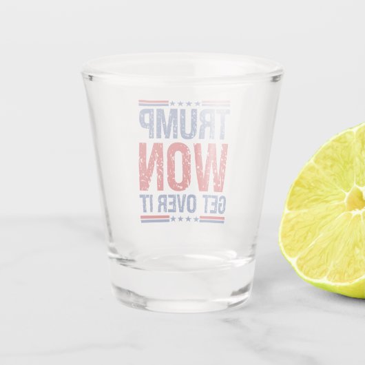 Trump wird es überwinden schnapsglas (Rückseite)