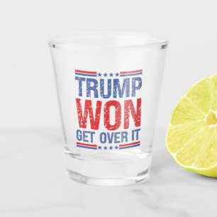 Trump wird es überwinden schnapsglas
