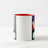 Trump wird Zuhause für Weihnachts-Kaffee-Tasse Zweifarbige Tasse (Mittel)