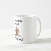 Trump wurde auf Kaffeetasse bepist (VorderseiteRechts)