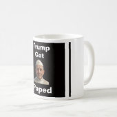 Trump wurde auf Kaffeetasse bespritzt (VorderseiteRechts)