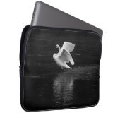 Trumpeter Swan b/w Laptopschutzhülle (Vorne Rechts)