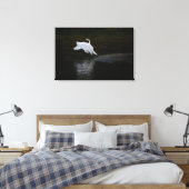 Trumpeter Swan Leinwanddruck (Insitu (Schlafzimmer))