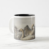 Trumpeter Swans im Madison River im Winter Zweifarbige Tasse (Vorderseite Links)