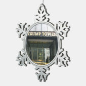 Trumpf-Turm Schneeflocken Zinn-Ornament (Rechts)