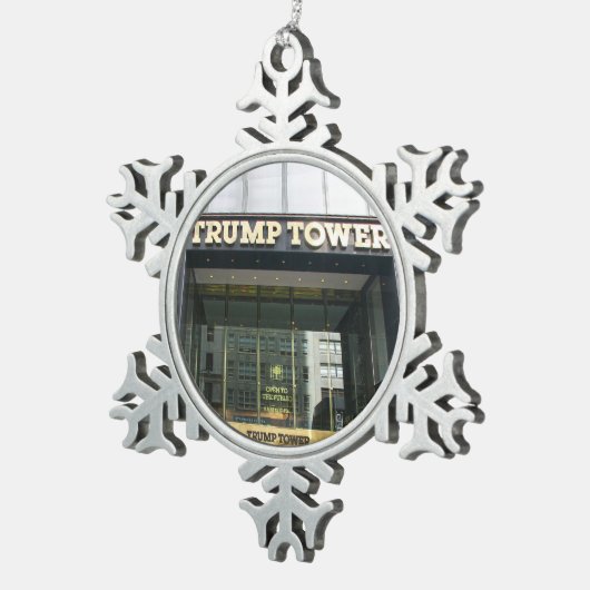 Trumpf-Turm Schneeflocken Zinn-Ornament (Rechts)