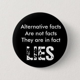 Trumpf und Kelly Ann Conway Button