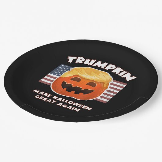 Trumpkin Funny Pumpkin Pie Pun Usa Liberals Hallow Pappteller (Schrägansicht)
