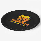 Trumpkin macht Halloween Große Kürbislaterne Pappteller (Schrägansicht)