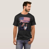 Trumps starke Faust in der Luft T-Shirt (Vorne ganz)