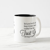 Trust God Script Typografie Zweifarbige Tasse (VorderseiteRechts)