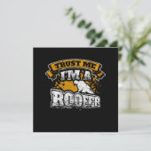 Trust Me Im a Roofer Funny Roofing Einladung (Stehend Vorderseite)