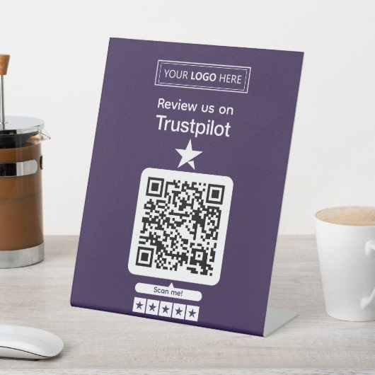 Trustpilot-Bewertungsanfrage mit scannbarem QR-Cod Sockelschild (In SItu)