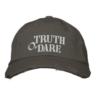 Truth Dare Game Rustik Gelb Vintage Grau Bestickte Baseballkappe