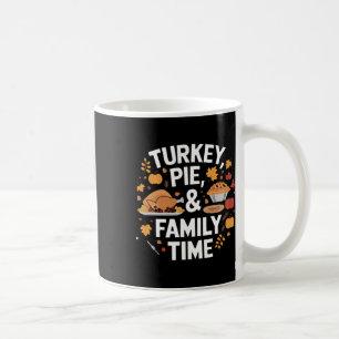 Truthahn-Pie und Familienzeit Thanksgiving-Mahlzei Kaffeetasse
