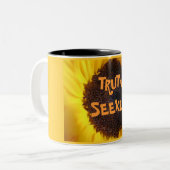 TRUTHSEEKER Tasse (Vorderseite Links)