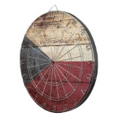 Tschechische Republik-Flagge auf altem hölzernem Dartscheibe (Vorderseite rechts)