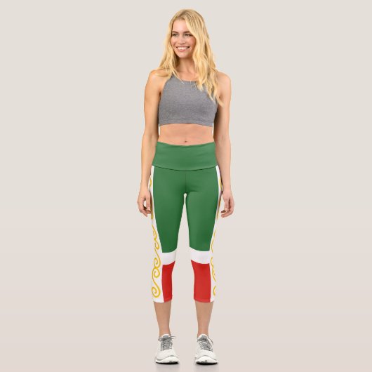 Tschetschenische Flagge Capri Leggings (Vorderseite)