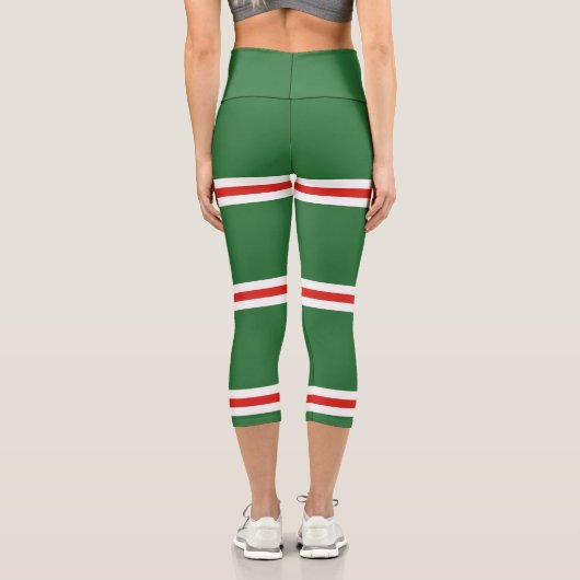 Tschetschenische Flagge Capri Leggings (Rückseite)