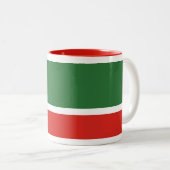 Tschetschenische Flagge Zweifarbige Tasse (VorderseiteRechts)