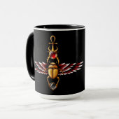 TSDS: Seth's Scarab Coat Graphic Tasse (Vorderseite Links)