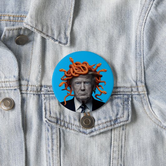 Ttump Medusa Button (Beispiel)