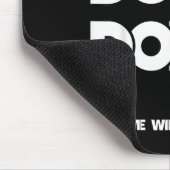 Tu es oder tu es nicht, die Zeit vergeht sowieso l Mousepad (Ecke)