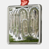 Tubas Silbernes Ornament (Links)