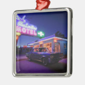 Tucumcari, New Mexiko, Vereinigte Staaten. Weg 66 Silbernes Ornament (Links)