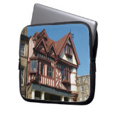 Tudor oak frame Gebäude, Edinburgh, Schottland Laptopschutzhülle (Vorderseite Links)