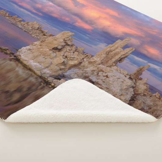 Tufa Formation on Mono Lake Sherpadecke (3/4)