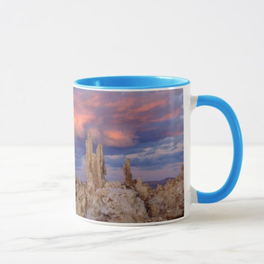 Tufa-Formationen am Mono-See Tasse (Rechts)