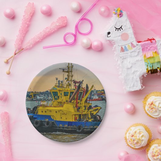 Tugboat segeln am Fluss, montevideo, uruguay Pappteller (Party)